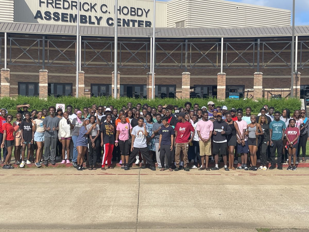 Extremely appreciative of my friend and colleague, Vice President of Student Affairs, <a href="/khendis_ellis/">Dr. Rudolph Ellis</a>, his staff, and our students for assisting in preparation for this weekends home opener.  Teamwork does indeed, make the dream work! 

#RestoreOrder | #ThisIsTheG🐯