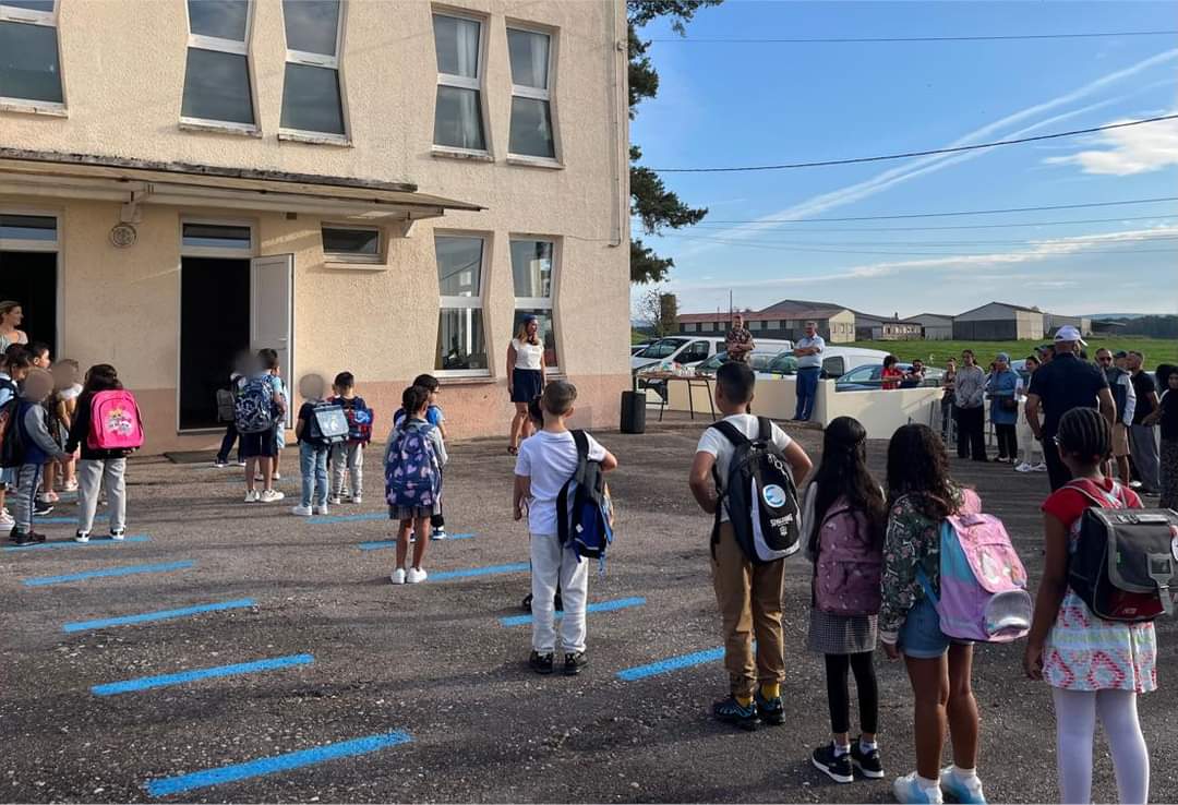 #REP #TER une rentrée toute en convivialité avec les partenaires de l'école : familles, municipalité, CCAS, ..
Belle année à tous!