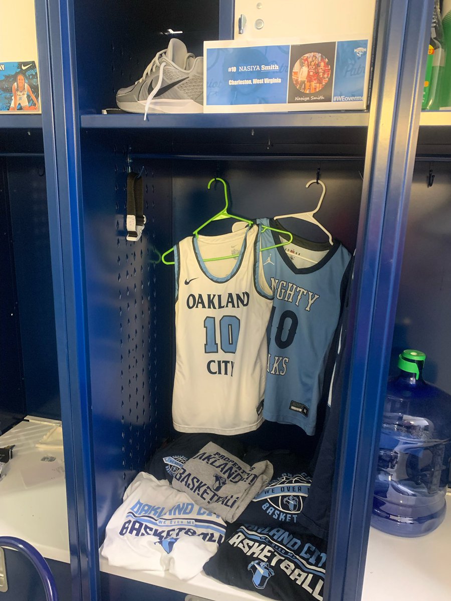 Siya Smith (@siyasmith_10) on Twitter photo After a great visit and an amazing talk with Coach Hawkins, I am blessed to receive a division one offer from Oakland City University. Thank you so much for giving me an opportunity to play at the next level!! Go Mighty Oaks🩵🩵!! <a href="/ocu_wbb/">Oakland City University Women's Basketball</a> <a href="/FahKara/">FahKara Hawkins</a> After a great visit and an amazing talk with Coach Hawkins, I am blessed to receive a division one offer from Oakland City University. Thank you so much for giving me an opportunity to play at the next level!! Go Mighty Oaks🩵🩵!! <a href="/ocu_wbb/">Oakland City University Women's Basketball</a> <a href="/FahKara/">FahKara Hawkins</a>