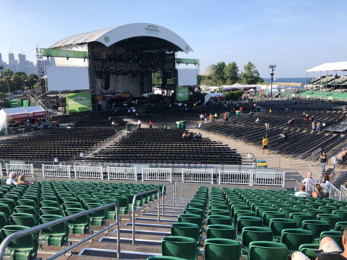wallowsmedia's tweet photo. Wallows will be playing Huntington Bank Pavilion tonight in Chicago, Illinois ! This venue has a total seated capacity of 14,000.
Tag us or use #ModelChicago when sharing content of tonight’s show! ⭐️ https://t.co/epzxj3Luie