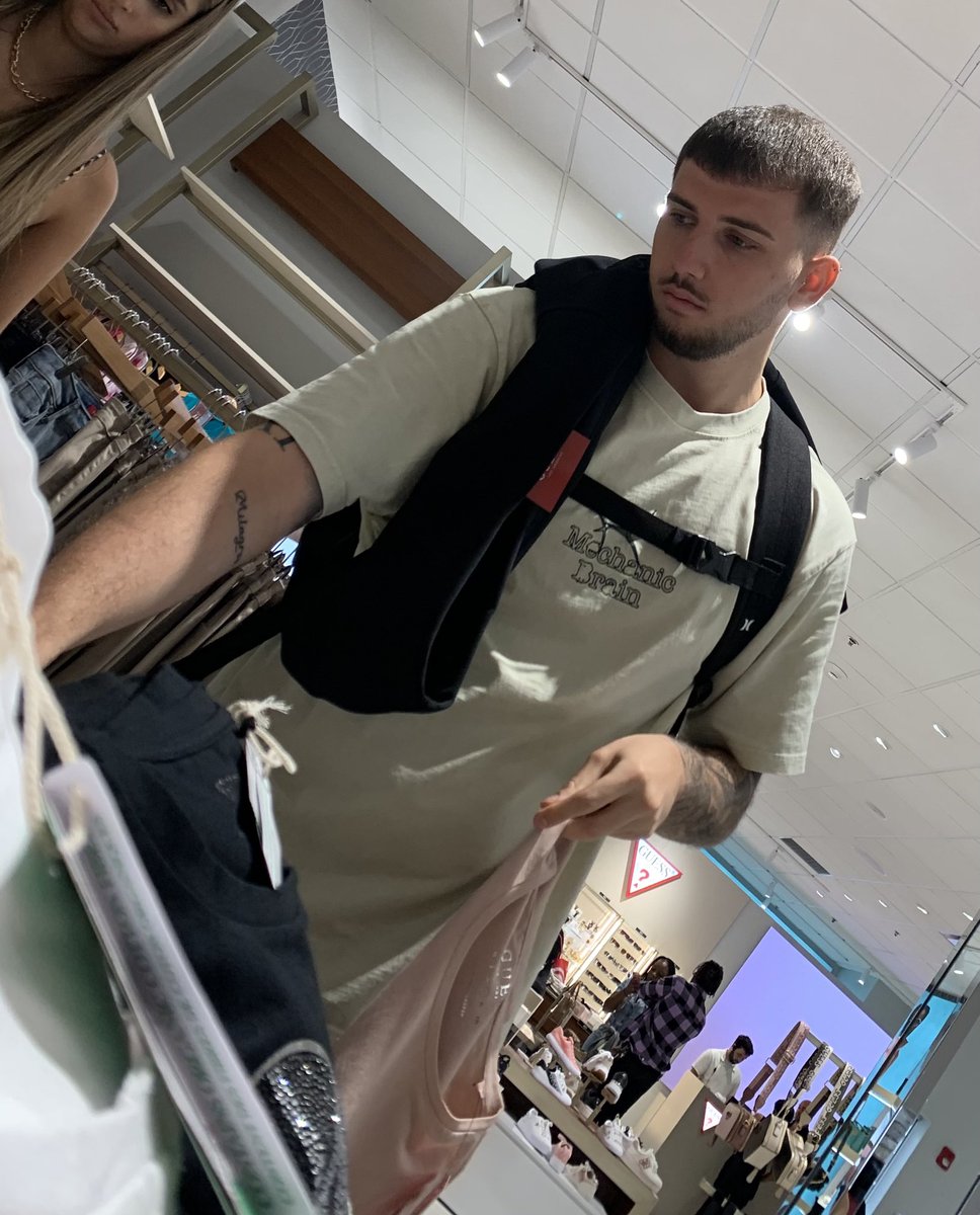 packer1592's tweet photo. was out shopping yesterday and saw this  handsome guy😍
#gay #gaynyc #gaysubway #gayalter #gaycruising #gaystraight #gaydaddy #gaydadandson #gaypackage #gaybulge #gaybulgespot https://t.co/zXXjQfIodN