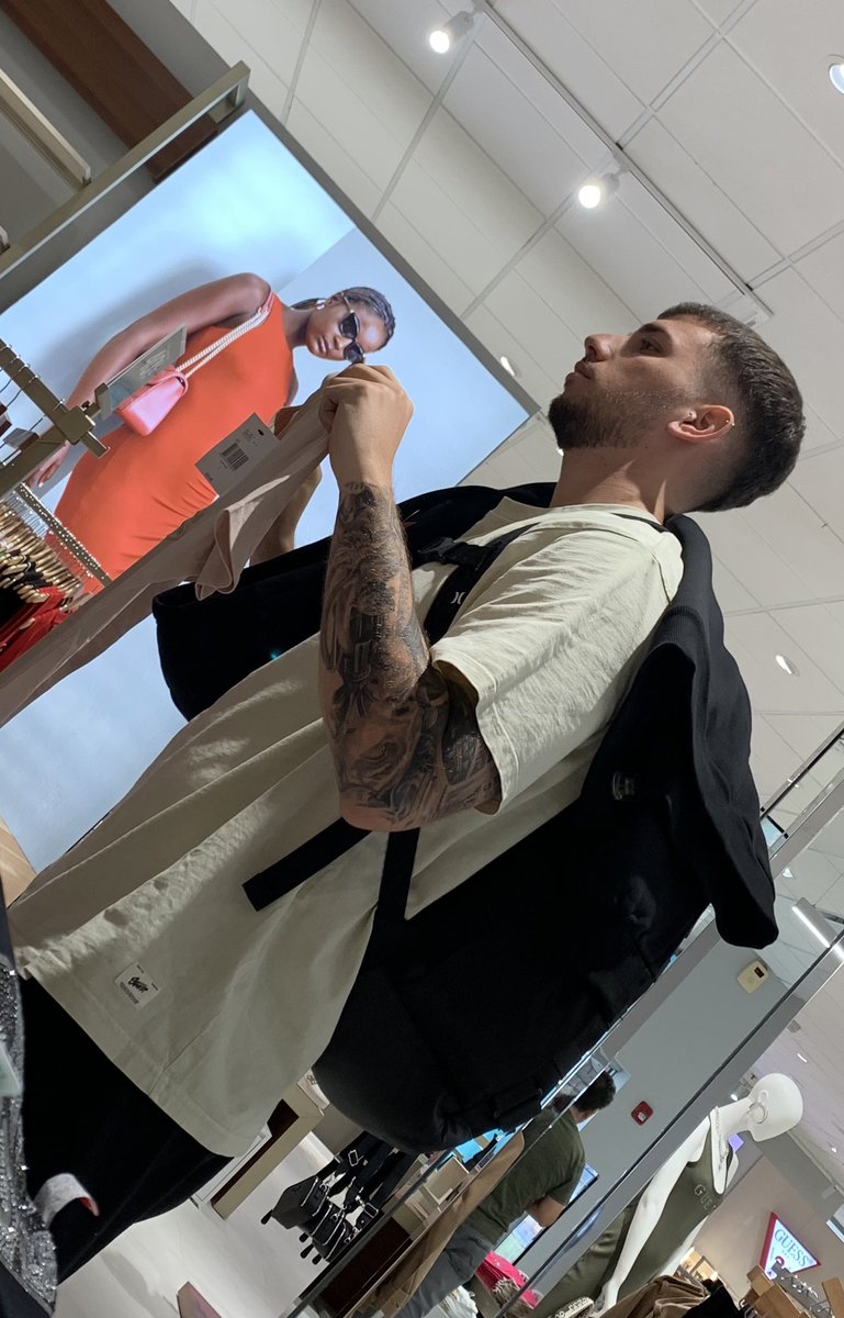 packer1592's tweet photo. was out shopping yesterday and saw this  handsome guy😍
#gay #gaynyc #gaysubway #gayalter #gaycruising #gaystraight #gaydaddy #gaydadandson #gaypackage #gaybulge #gaybulgespot https://t.co/zXXjQfIodN