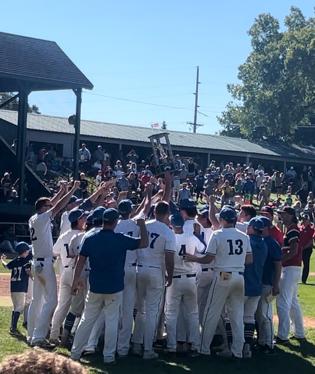 Chumlys Bar tweet media