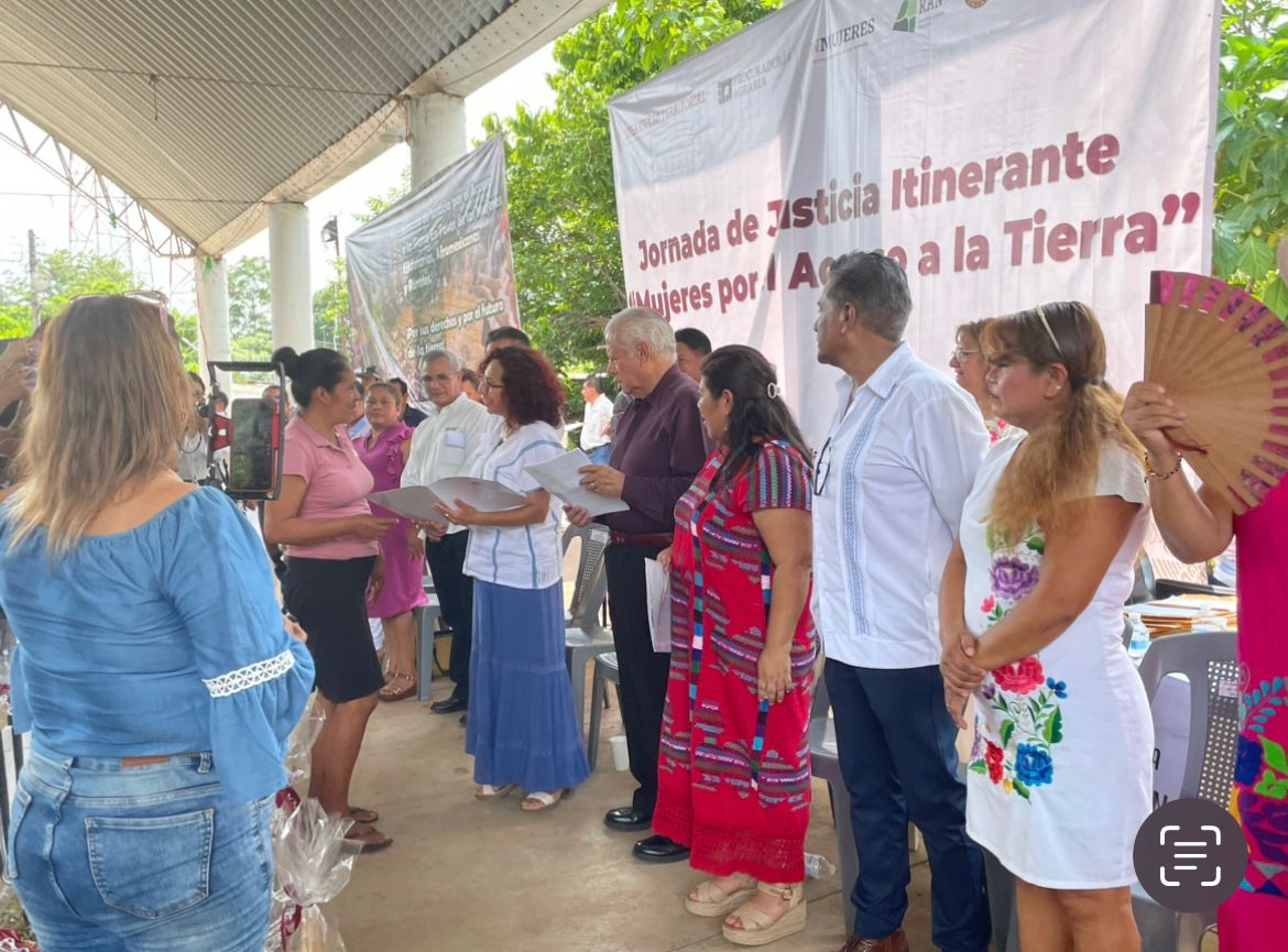📌Personal de la #ProcuraduríaAgraria, Representación #Veracruz, Residencia Acayucan, en coordinación con el <a href="/RAN_Nacional/">Registro Agrario Nacional</a>, asiste a Jornada de Justicia Itinerante en el Ejido Huazuntlán, municipio de Mecayapan.  👩‍🏫⚖️👨‍🏫✅