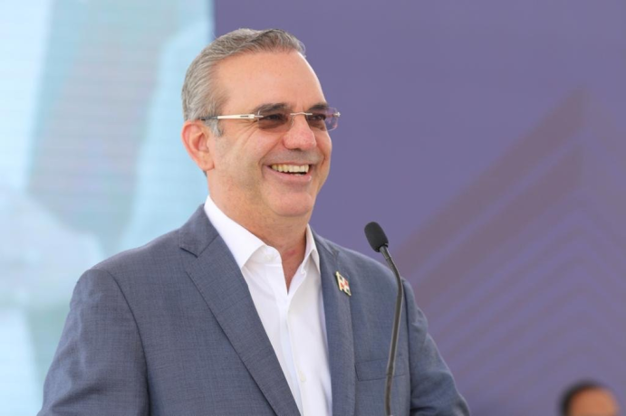 ✈️¡Presidente viajará a USA!🇺🇸

El presidente <a href="/luisabinader/">Luis Abinader</a> viajará este martes a #EEUU para participar de varias actividades en las ciudades de #NY y #Washington, invitado por organismos internacionales.

El mandatario saldrá por la tarde en vuelo comercial hacia Nueva York, por