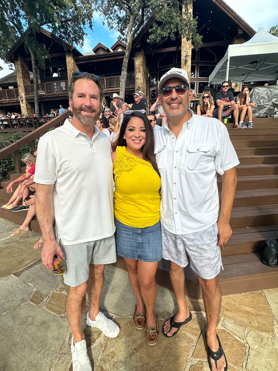 Adrienne4Merica's tweet image. Let’s face it, good friends and good music soothe the soul and make life a lot more fun and meaningful. #HappyLaborDay #DonDoug #framily #grateful