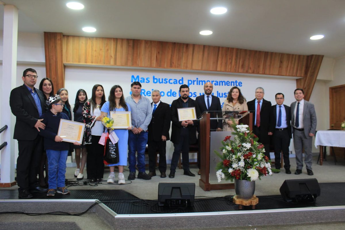 asuraustral's tweet photo. En el marco del 5to sábado de Educación 📚🎒, en varias congregaciones se presentó un programa especial. Fue un espacio de adoración centrado en Cristo 👑 y la Educación Adventista🤲, donde además fuimos testigos de hermosos bautismos, corazones entregados a Jesús. ♥️

#ASACh https://t.co/9VNvEHB0q8