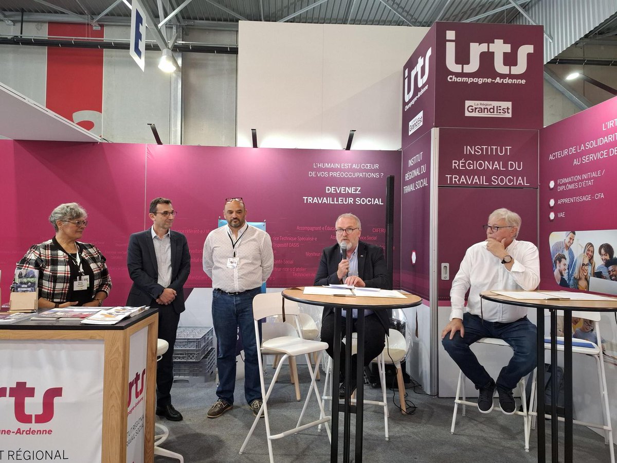 🎓 Lancement officiel de la licence professionnelle « Activités Juridiques : Mandataire Judiciaire à la Protection des Majeurs » <a href="/foiredechalons/">Foire de Châlons</a> ! Un partenariat stratégique entre l'#URCA <a href="/FacSESG/">FAC SESG Reims Troyes</a> et l'<a href="/IRTSCA/">IRTS Champagne-Ardenne</a> pour répondre aux défis de la formation de professionnels qualifiés.