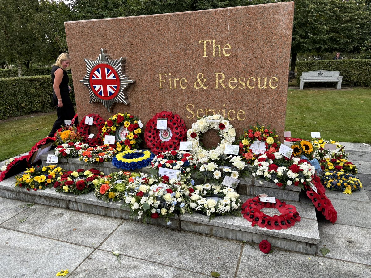 MarkPal14's tweet photo. Privileged today to represent the FRSA at Firefighter Memorial Trust National Memorial Arboretum Alrewas Staffordshire. Remembering our fallen firefighters.#firefighters https://t.co/ssZroEzSja