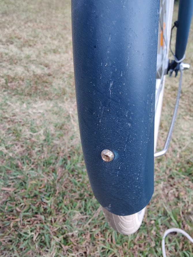 pierrelouis's tweet photo. @Decathlon un vélo qui commence à rouiller au bout d'un mois seulement, on fait quoi ? https://t.co/mwa6Gf51aG