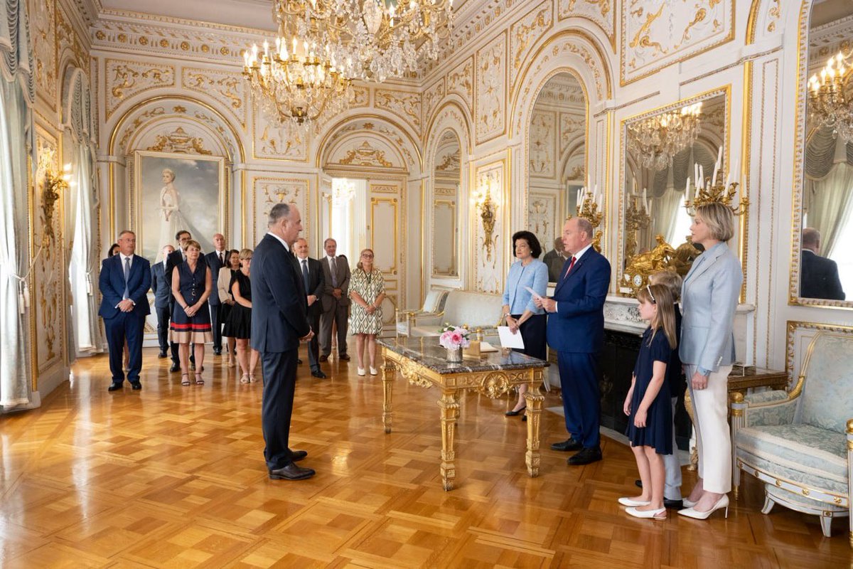 agedorgallery's tweet photo. 🫅 #PrinceAlbert #PrincessCharlene #PrinceJacques and #PrincessGabriella attended the swearing-in ceremony of #DidierGuillaume appointed as the #StateMinister of the Principality of #Monaco #PrinceofMonaco #PrincessofMonaco #PrinceAlbertII #RoyalFamily https://t.co/e7peHXtgmn https://t.co/dZtIslazJf