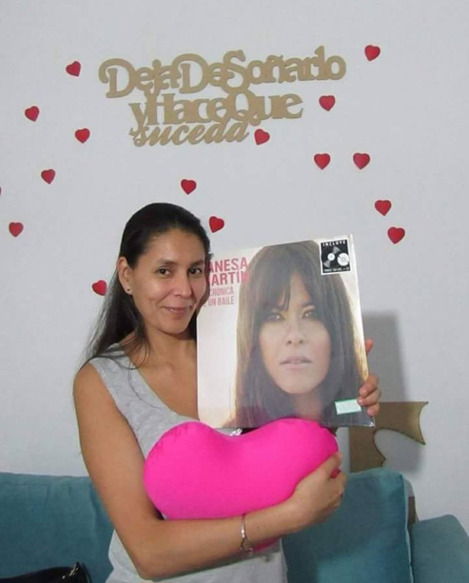 Lucrecia75's tweet photo. Sin lugar a dudas, uno de los mejores discazos de mi vida! Celebro todos los momentos y las personas bonitas que han llegado a mi vida con #CDUB
Para mí, fue el disco con el más conoci a @vanesamartin_ !  Felices 10 años Cronica de un Baile!! https://t.co/uWsPUmnJZQ