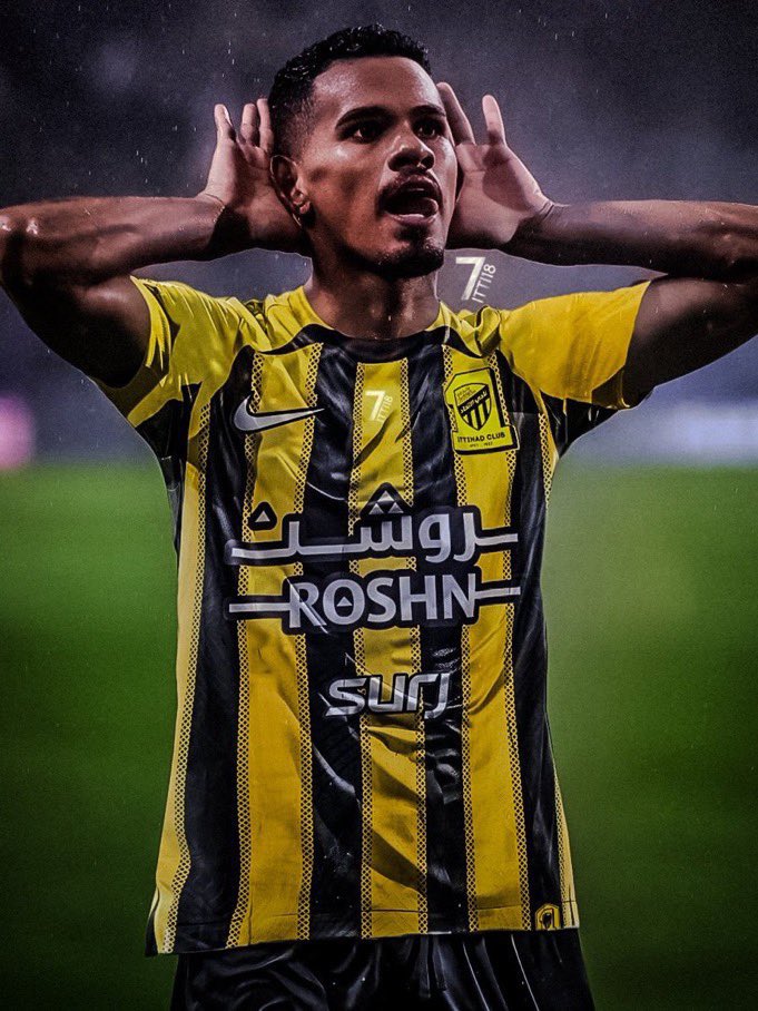 #Galeno_to_ittihad
جمهور #الاتحاد يقفز بالهاشتاق لقمة الترند العالمي ..
ووسائل الإعلام تترقب مسار الصفقة بعد توقفها المفاجئ دون أسباب ومبررات !

• <a href="/mashablo/">Loay لؤي مشعبي 🇸🇦</a> 
• <a href="/AS_Alzaid/">Abdulaziz S. Alzaid - عبدالعزيز بن سالم الزيد</a> 
• <a href="/FahdCynndy/">Fahd Cynndy فهد سندي</a> 
• <a href="/SaadBinSoliman/">سعد بن سليمان اللذيذ</a> 

الجميع يترقب وينتظر تدخلاً -حاسماً- منكم لإنقاذ الصفقة وإتمامها 🟡⚫️