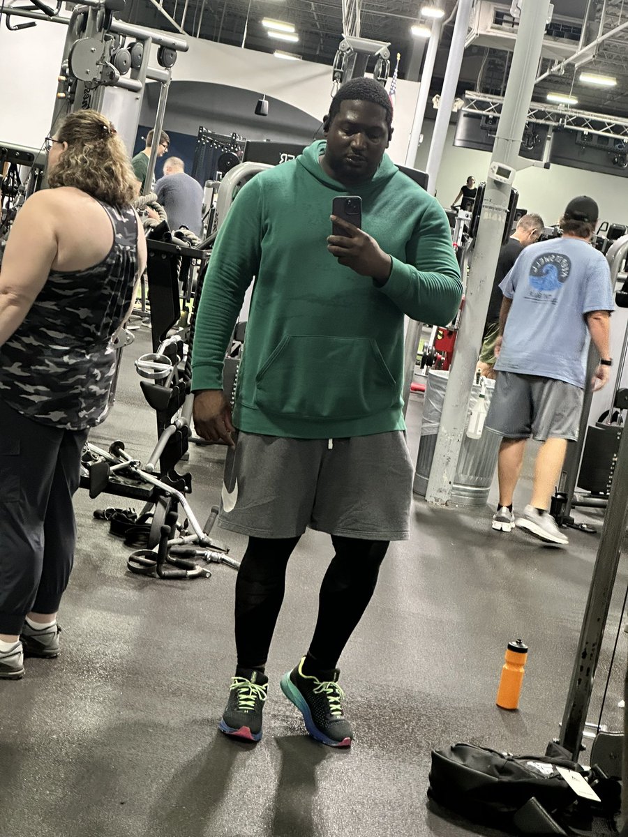 Big_Greezy92's tweet photo. Get your deposits in. Health is wealth. #fightingtrim https://t.co/jzSgVcCUgD