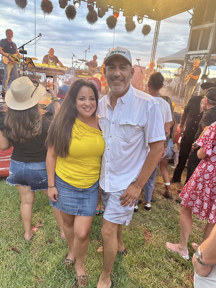 Adrienne4Merica's tweet image. Let’s face it, good friends and good music soothe the soul and make life a lot more fun and meaningful. #HappyLaborDay #DonDoug #framily #grateful