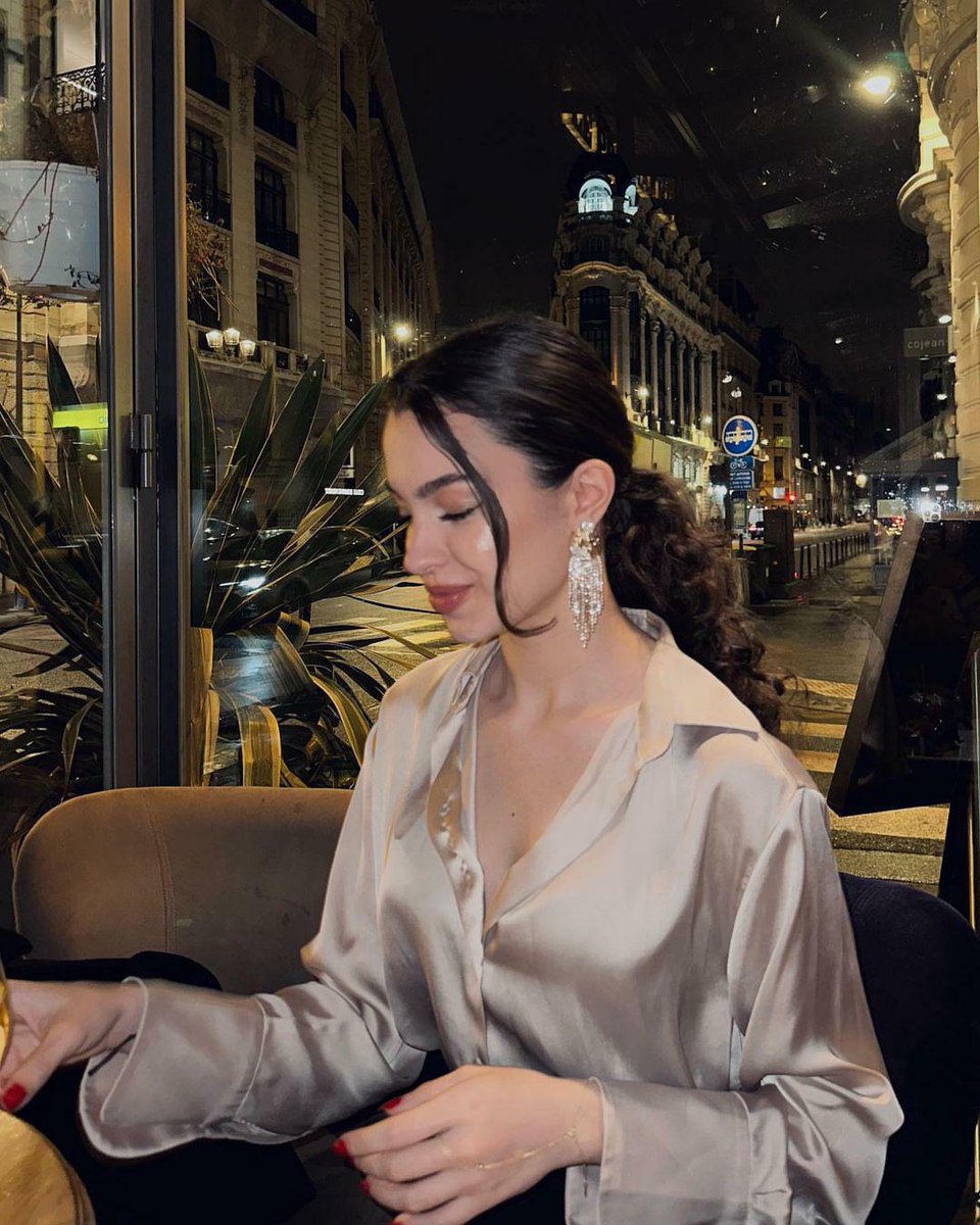 mükemmel bir parca

Hoşgeldin CanfezaKilimci