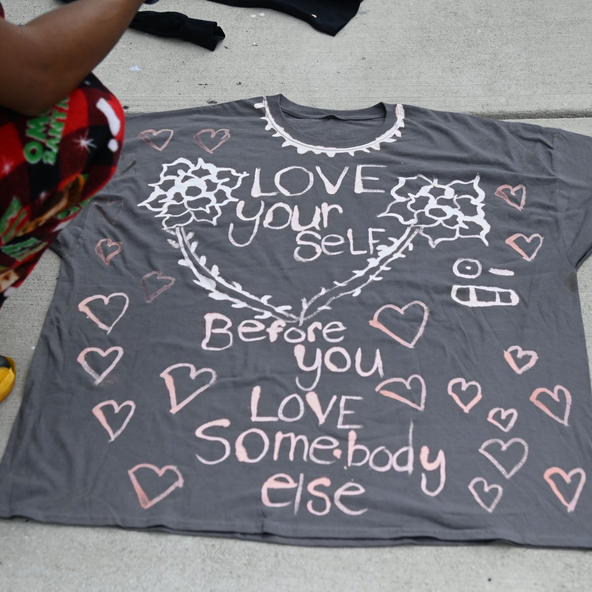 BGCMetroRVA's tweet image. What has our  T-shirt Bleaching design program taught TCC  member DaiJah - &quot;[This program] has taught me how I can use this skill to be an Entrepreneur and make my own T-shirt business.&quot;  #TshirtDesign  #TCCTeens #designprogram #greatfuturesstarthere #BGCMR