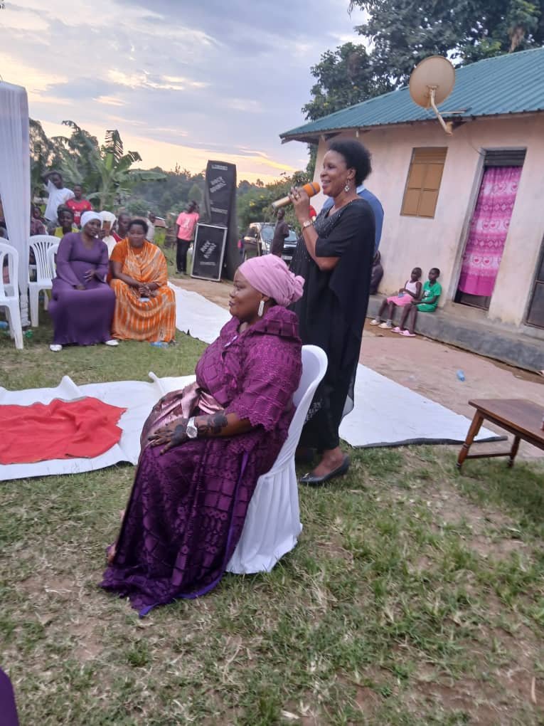 kenzomubwati20's tweet photo. HON CEAZER ZUBEDA APPLUADED BY LWAKHAKHA COMMUNITY FOR HER SUPPORT.
#PARLIAMENT2026
#CEAZER ZUBEDA
#NAMISINDWA@HEART https://t.co/UP0WLTnPgw