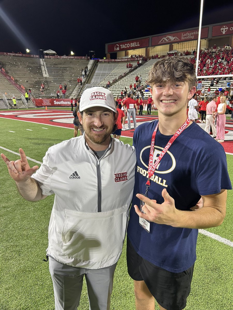 SilasHall_LS's tweet image. Had an incredible time at @RaginCajunsFB season opener. Thanks so much to @CoachMGiuliani and @CoachSchwanz for having me out and showing me a good time! Allons Cajuns! 🌶️🌶️🌶️

@michaeldes1 @EHSBRAthletics @CarterMilliron @HKA_Tanalski @KohlsSnapping #GeauxCajuns