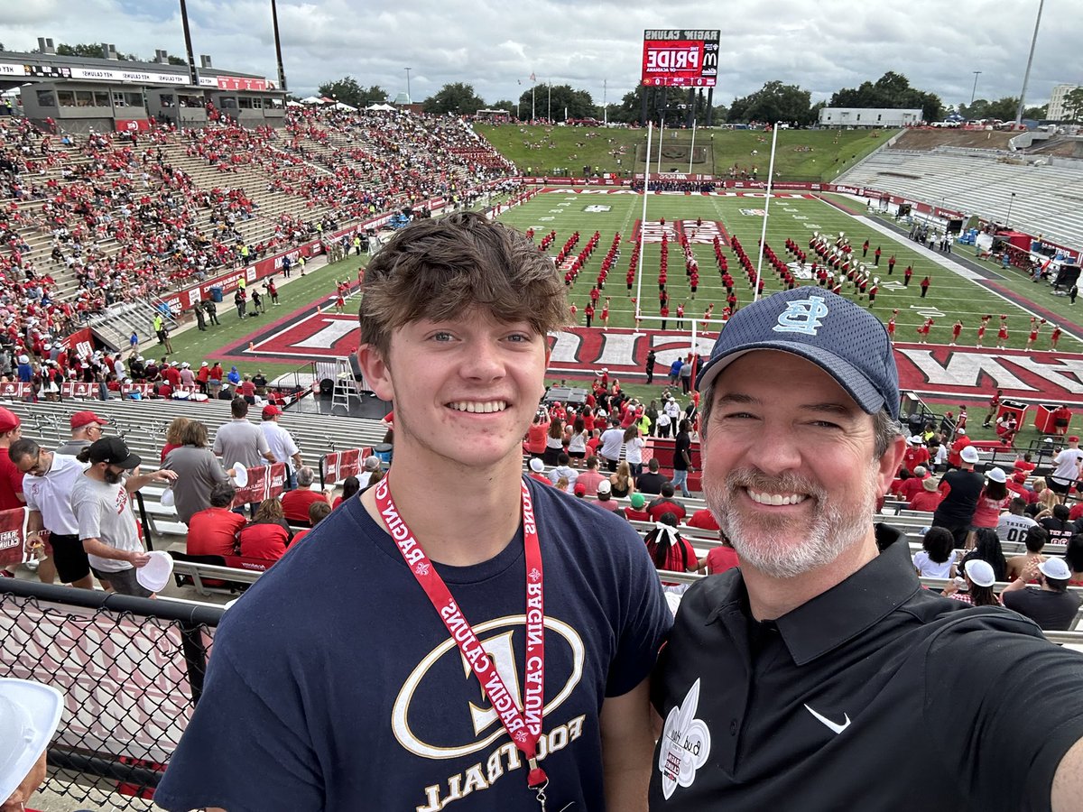 SilasHall_LS's tweet image. Had an incredible time at @RaginCajunsFB season opener. Thanks so much to @CoachMGiuliani and @CoachSchwanz for having me out and showing me a good time! Allons Cajuns! 🌶️🌶️🌶️

@michaeldes1 @EHSBRAthletics @CarterMilliron @HKA_Tanalski @KohlsSnapping #GeauxCajuns