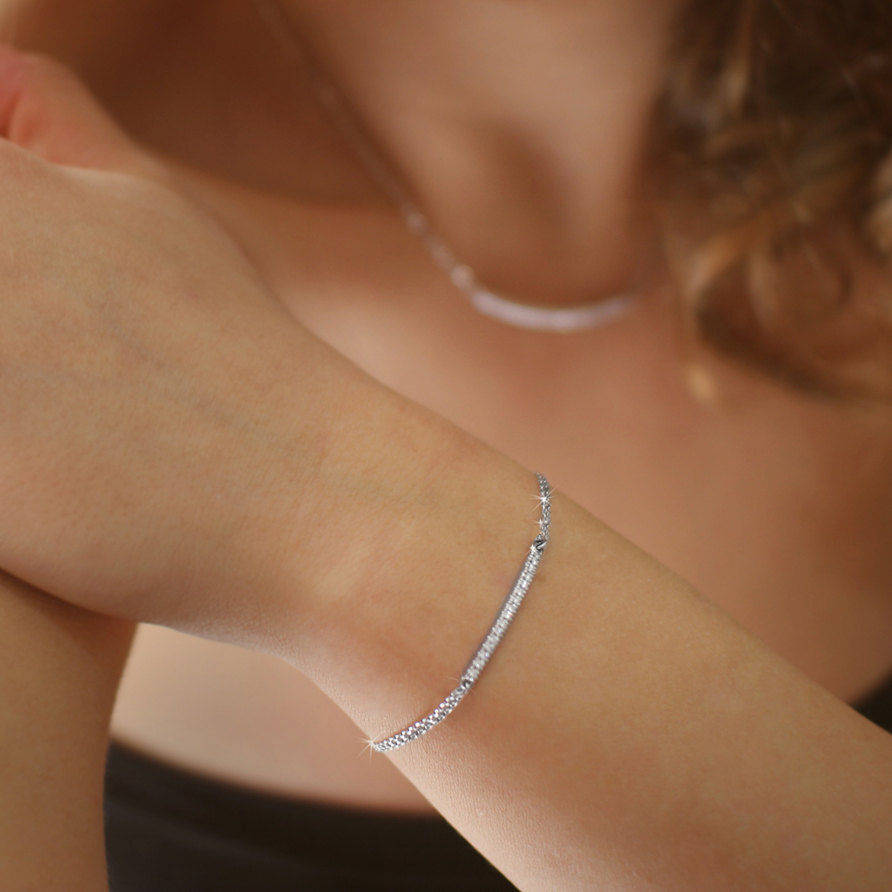 SillyShiny's tweet photo. Wrap your wrist in diamond delight Minimal Diamond Bar Bracelet 
Order here https://t.co/mKmF4xFEHD
#SparklingBracelet #BraceletStacking https://t.co/zvXYFj417I