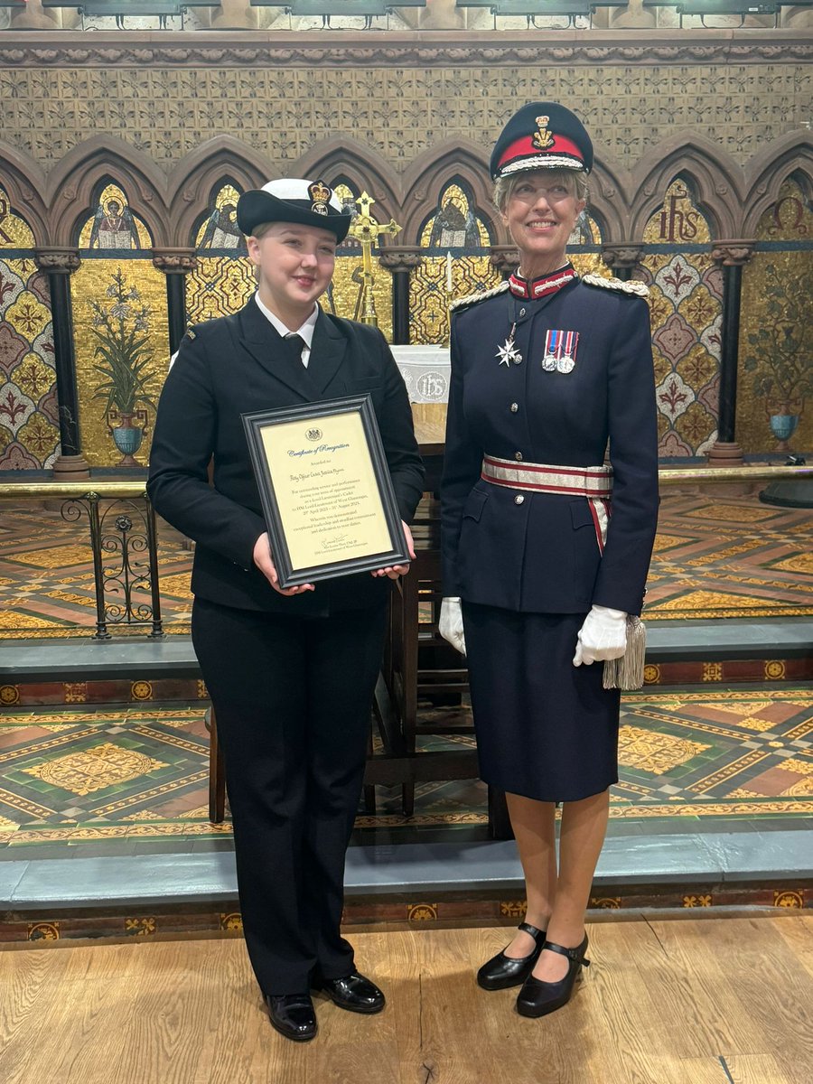 SwanseaSCC's tweet photo. PO Flynn was presented a certificate at the end of her service as Lord Liuetenant's Cadet by HM Lord Liuetenant of West Glamorgan.
The newly appointed Lord Liuetenant's cadets, are LC Keira from Swansea , LC Nathan from Port Talbot and Flt Sgt Dhani from 334 Neath Sqd Air Cadets. https://t.co/yjl2OhmqLk