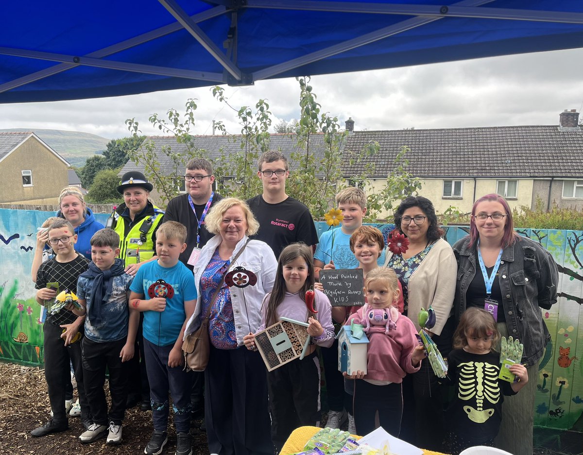 I am delighted to join young people and their families at Bryn Farm Community House for a celebration event to recognise the outstanding commitment of everyone involved in the project

I love the new mural,❤️ it's just one of many initiatives at the house that I am proud to fund