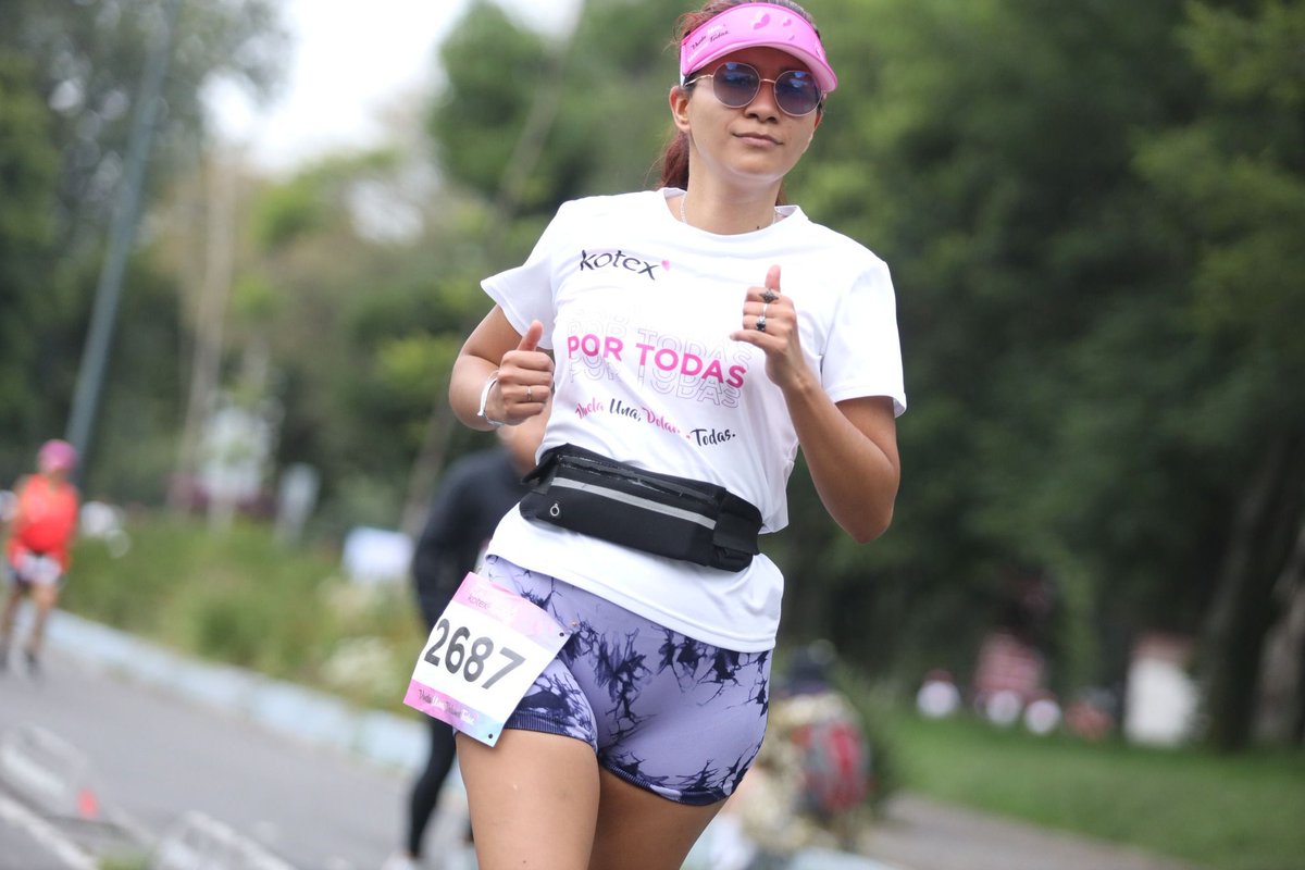emocionD's tweet photo. Así vivimos la emoción de ver brillar y volar por todas a cada participante!!!🌟
Kotex México
#CarreraConCorazón #MujeresCorren #EntregaDeKits #VamosPorMás #FuerzaFemenina https://t.co/y5GOX2P1fP