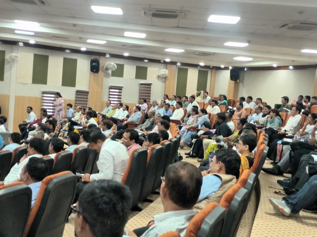 I am honoured to introduce the <a href="/INbpgr/">ICAR-NBPGR</a> ongoing pulses evaluation initiative in #AGM of Rabi Pulses. Many thanks to Team <a href="/ICARDA/">ICARDA</a> for a well-run program