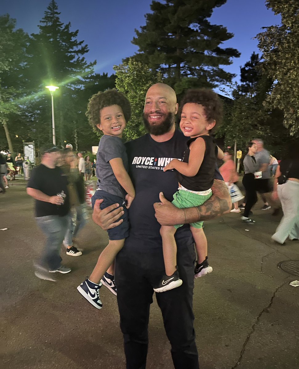 My 2 Godson's Mason and Messiah dropped by the fair last night. It's a great honor to be a child's godparent. These 2 boys have a bright future. Look at those smiles! We will save the Republic for them and everyone else's children. Pray for a hedge of protection over them.