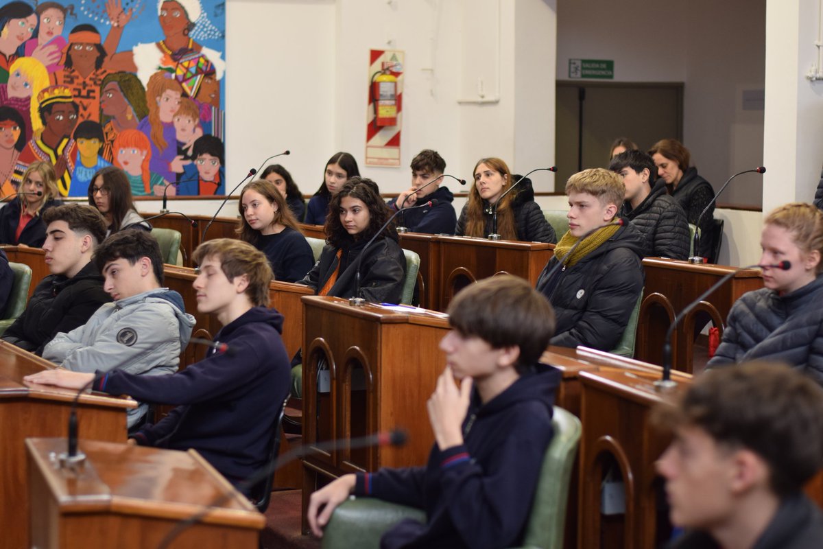 En el marco del programa Banca 25, recibimos a los alumnos de quinto año del Colegio San José de #Martínez. 

COn la participación de los concejales <a href="/CataRiganti/">Catalina Riganti</a> y <a href="/FedeMeca/">Federico Meca</a>, los alumnos se interiorizaron sobre el trabajo legislativo, el rol de los concejales y la proyectos.