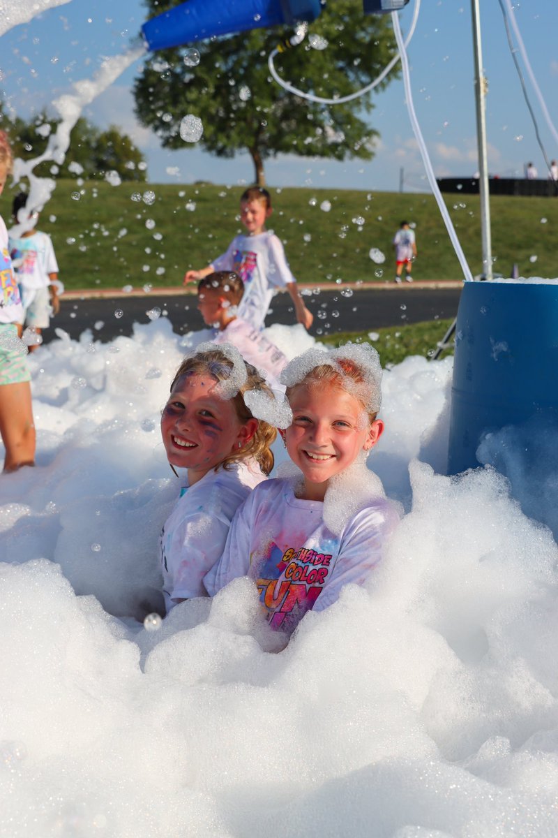 WoodfordCoPS's tweet photo. We hope your Labor Day brings as many smiles as the Southside Elementary 5K & Color Run did last week 😁🏃🏾♀️🎨🏃🏼♂️✨
#KidsWin #changinglives #WCPSInfluence https://t.co/VsnYEHsyXj