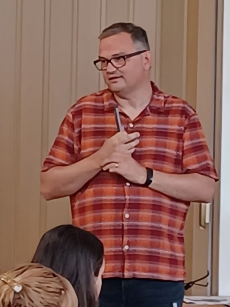 Great start to term doing inset training on Wellbeing for 50 teachers representing 3 primary schools, amazing bunch so so grateful for teachers who care so deeply about our children. 

Book Brighter Days for your workplace : hello@brighterdays.life