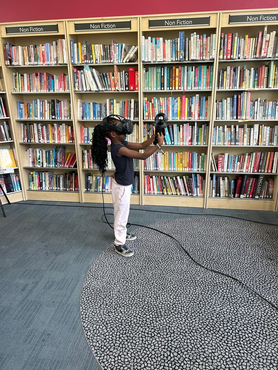 GreenwichLibs's tweet image. We had a virtual reality event at #SladeLibrary, where library users got to try out our VR headsets! You can borrow a headset from your local library, for more information please email greenwich.acquisitions@gll.org @Royal_Greenwich @Better_UK #LoveYourLibrary