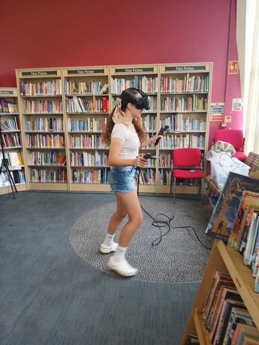 GreenwichLibs's tweet image. We had a virtual reality event at #SladeLibrary, where library users got to try out our VR headsets! You can borrow a headset from your local library, for more information please email greenwich.acquisitions@gll.org @Royal_Greenwich @Better_UK #LoveYourLibrary