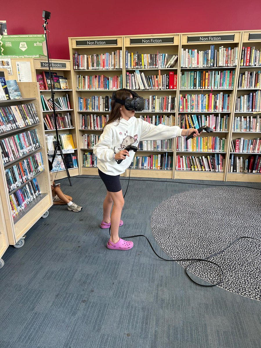 GreenwichLibs's tweet image. We had a virtual reality event at #SladeLibrary, where library users got to try out our VR headsets! You can borrow a headset from your local library, for more information please email greenwich.acquisitions@gll.org @Royal_Greenwich @Better_UK #LoveYourLibrary