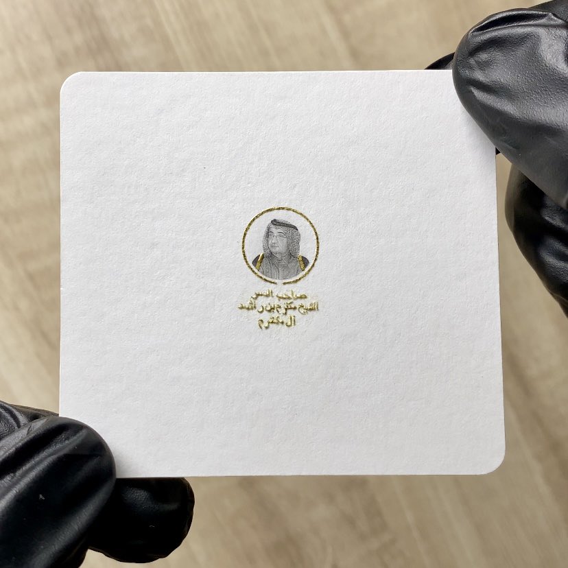 sushmitkishore's tweet photo. Honoring the legacy of HH Maktoum bin Rashid Al Maktoum through a 1cm Micro Portrait, created for @RoudhaBintMak 🤲

-In this piece, I used 22k gold leaf for the circle and his name, adding a touch of timeless elegance to the creation. 

#dubai https://t.co/j2rGca3YjS