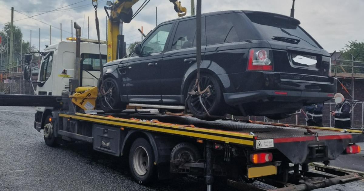 lancashire's tweet photo. Residents and businesses welcome police crackdown on untaxed cars https://t.co/T9R3iRBJsV https://t.co/9pP5XZ9lj7