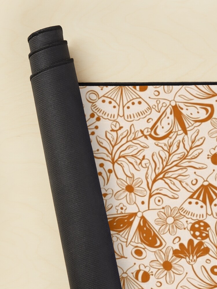 catmomlife91's tweet image. 🦋✨ Elevate your workspace with our desk mat featuring an enchanting orange moth pattern! Add a touch of mystical beauty and spiritual symbolism to your desk. 🌟 #DeskMatDesign #OrangeMoth #MysticalArt #SpiritualSymbolism #CreativeDeskhttps://rdbl.co/47rP6ut