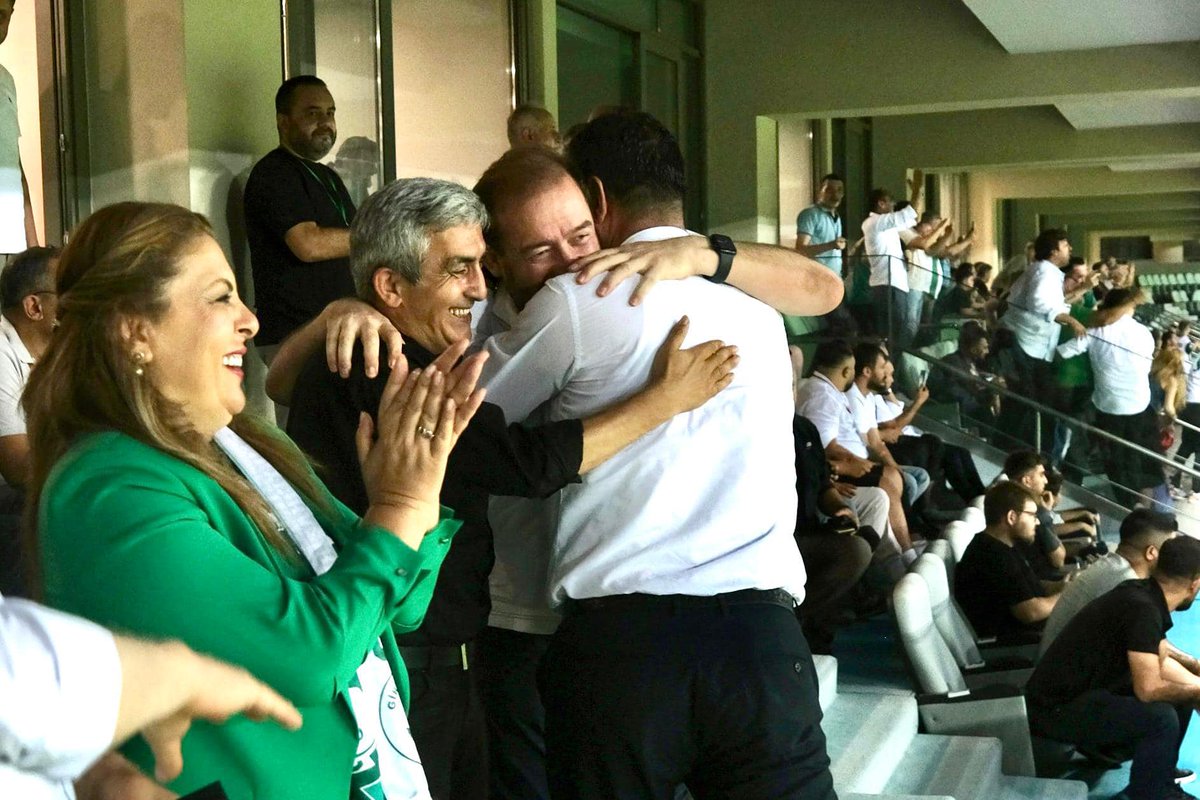 selcuk2811's tweet photo. Çok güzel bir birliktelik... Fotoğrafta yer alamayan nice siyasetçimizin de, iş insanlarımızın da @Giresunspor etrafında menfaatsiz birleşebilmesi umuduyla.... Sen çok yaşa @Giresunspor 'um... https://t.co/eeohBnDl3w