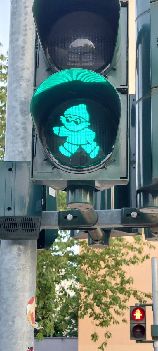 Katja Loos tweet media