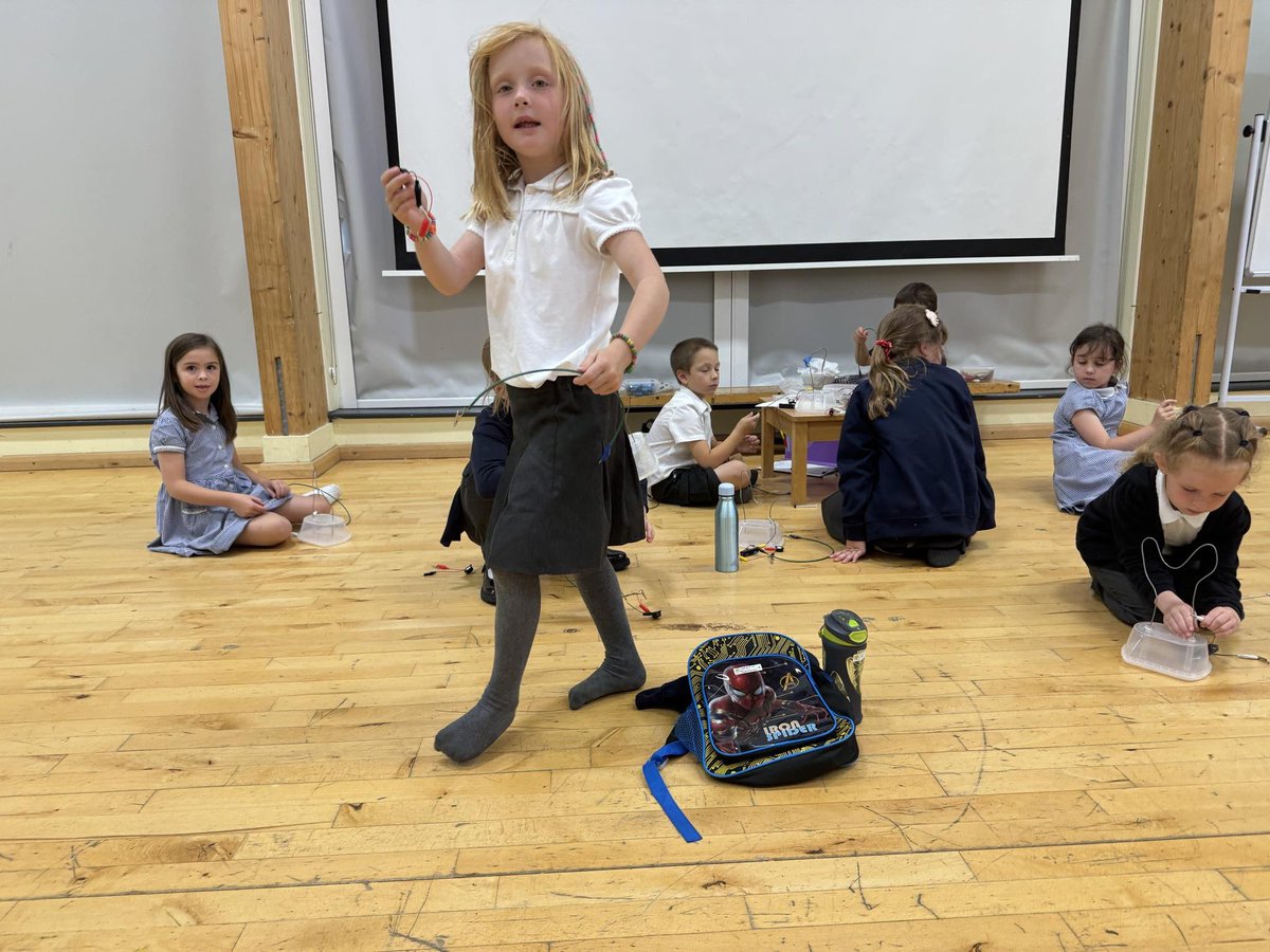 SuperScientist2's tweet image. Oakham CE students making their own buzzer games today!🤗
#makingsciencefun