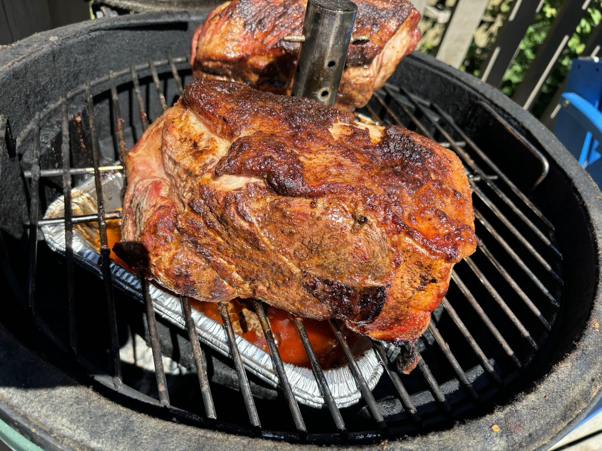 jaykoyner's tweet photo. It’s not the end of summer grilling it’s the start of fall grilling season  #nephbbq

#carnitasfordays… https://t.co/bqP5UgMMW1