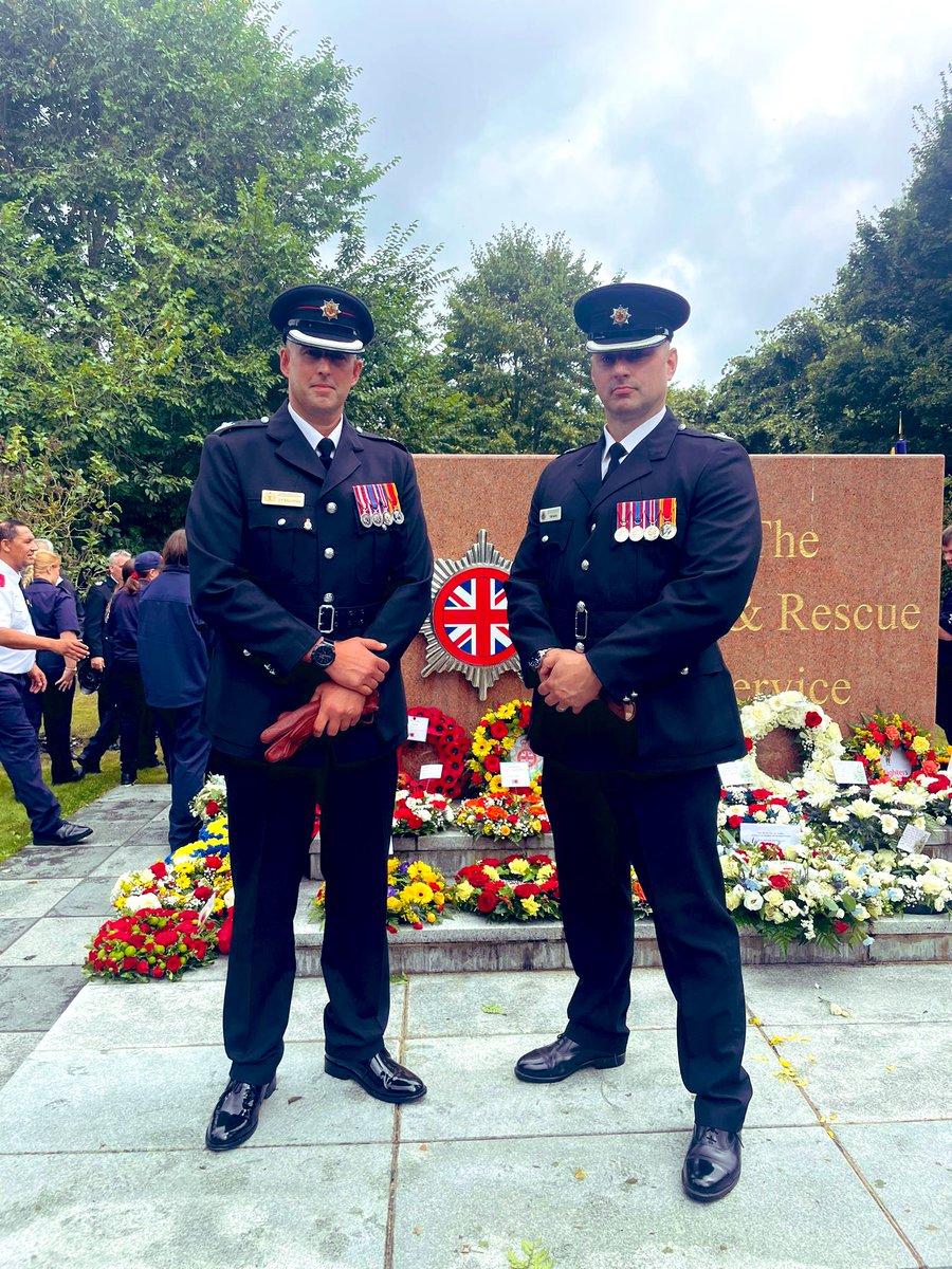 GMJPHelliwell's tweet photo. Had the honour along with @SMTomWeate and @mess6311  to attend @Nat_Mem_Arb @FireMemTrust on behalf of @manchesterfire .What a place and what an occasion.Absolute privilege to pay our respects to our fallen brothers and sisters 🫡 🚒🇬🇧 . Thank you 🙏🏽 #wewillrememberthem https://t.co/Ap7keKjqUs