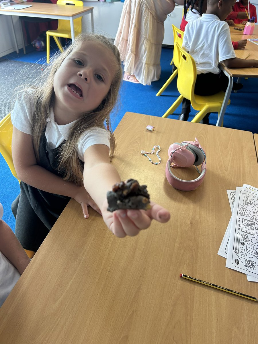 NorthlandsPri's tweet photo. Alder class topic launch…today we investigated Stone Age poo, this allowed us to understand what types of food was eaten in the Stone Age! How exciting!! #stoneage #history #lookingbackintime https://t.co/hX2FZmg8AD