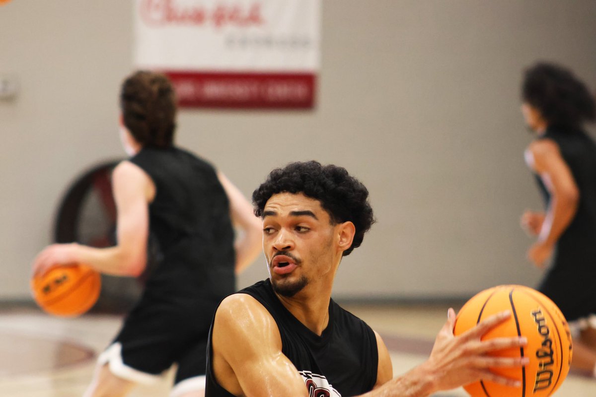 OC Men’s Basketball tweet media