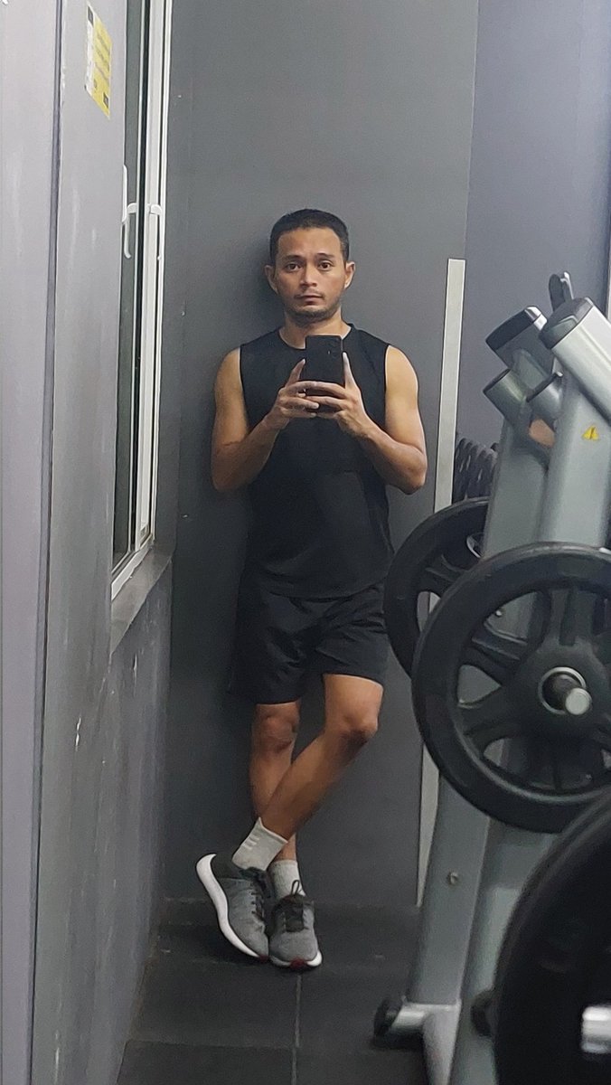 jyeypc's tweet photo. #PushNight for the 1st workout of September 💜 Tuluyan na yatang nakadaan at humina si #Enteng kaya sinipag din mag-gym 💪🏽 https://t.co/oe4QoNYJay