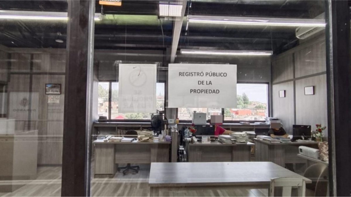 YancuicAgencia's tweet image. #DURANGO | DETIENE #FECCED A EX OFICIAL DEL REGISTRO PÚBLICO DE LA PROPIEDAD DE SANTIAGO PAPASQUIARO yancuic.com/2024/09/02/det…