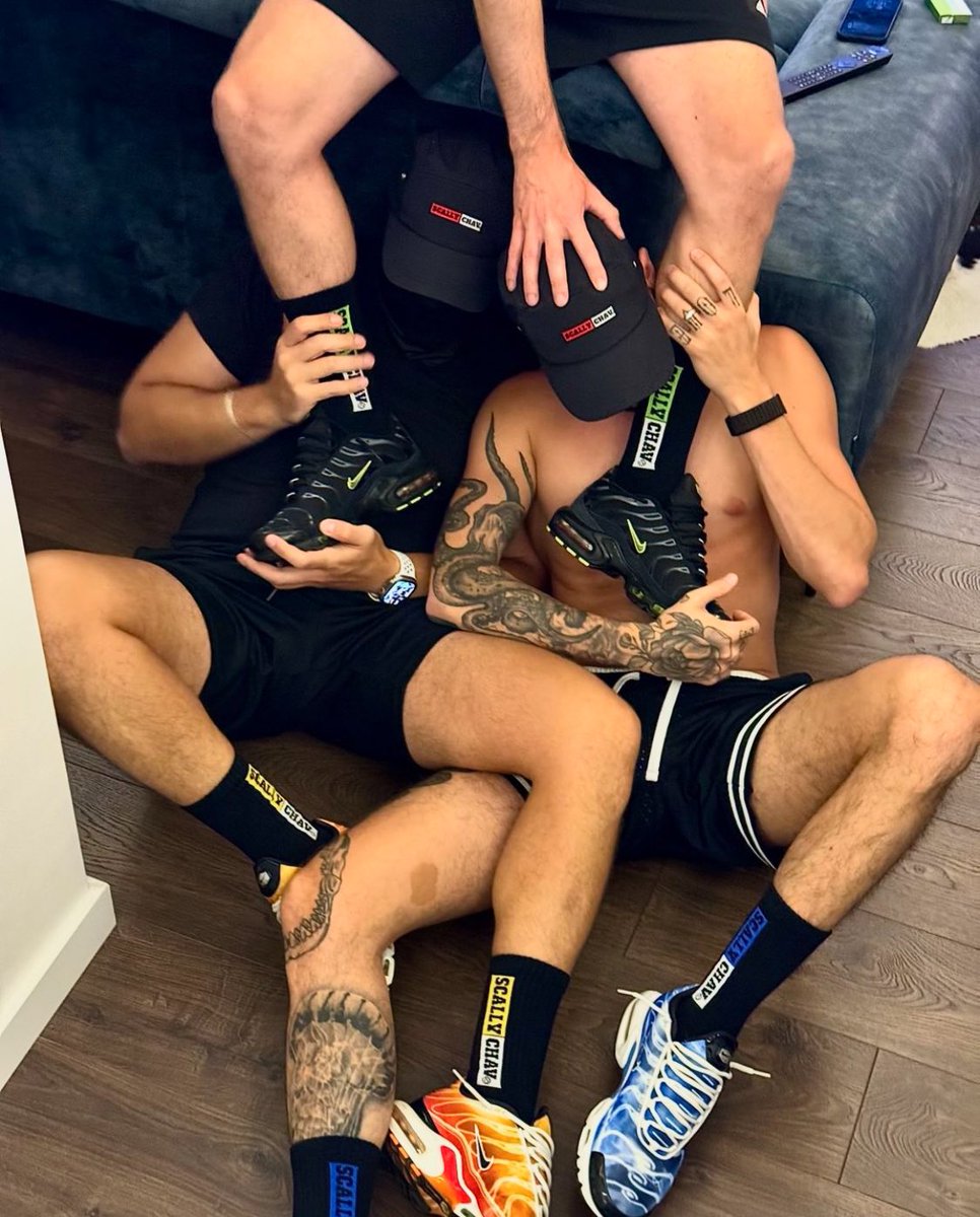 SCALLYCHAVSHOP's tweet photo. @SCALLYCHAVSHOP #scally #chav #proll #kiffeur #gay #fetish #socks #feet https://t.co/ySbMBslU1D