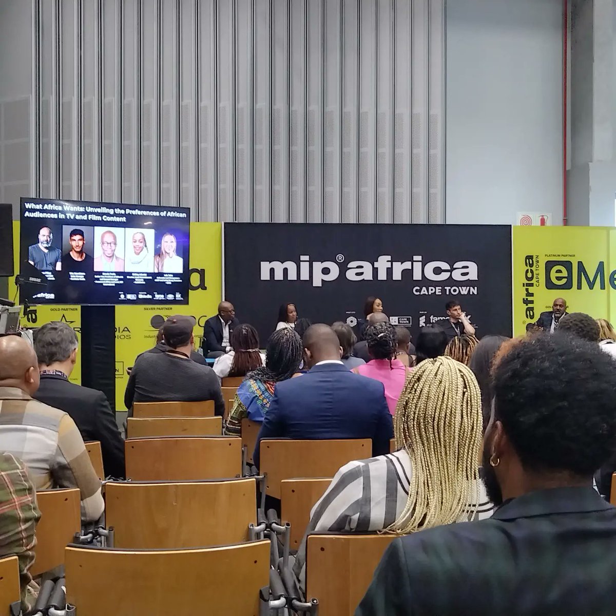 Auzweke's tweet photo. DAY 1, done.
MIP AFRICA.

#GFCFilmSupport #GautengFilm #GFCatFestivals #FilmMarketJourney #FilmFestivalAttendance2024 https://t.co/yRJUHpDeeV